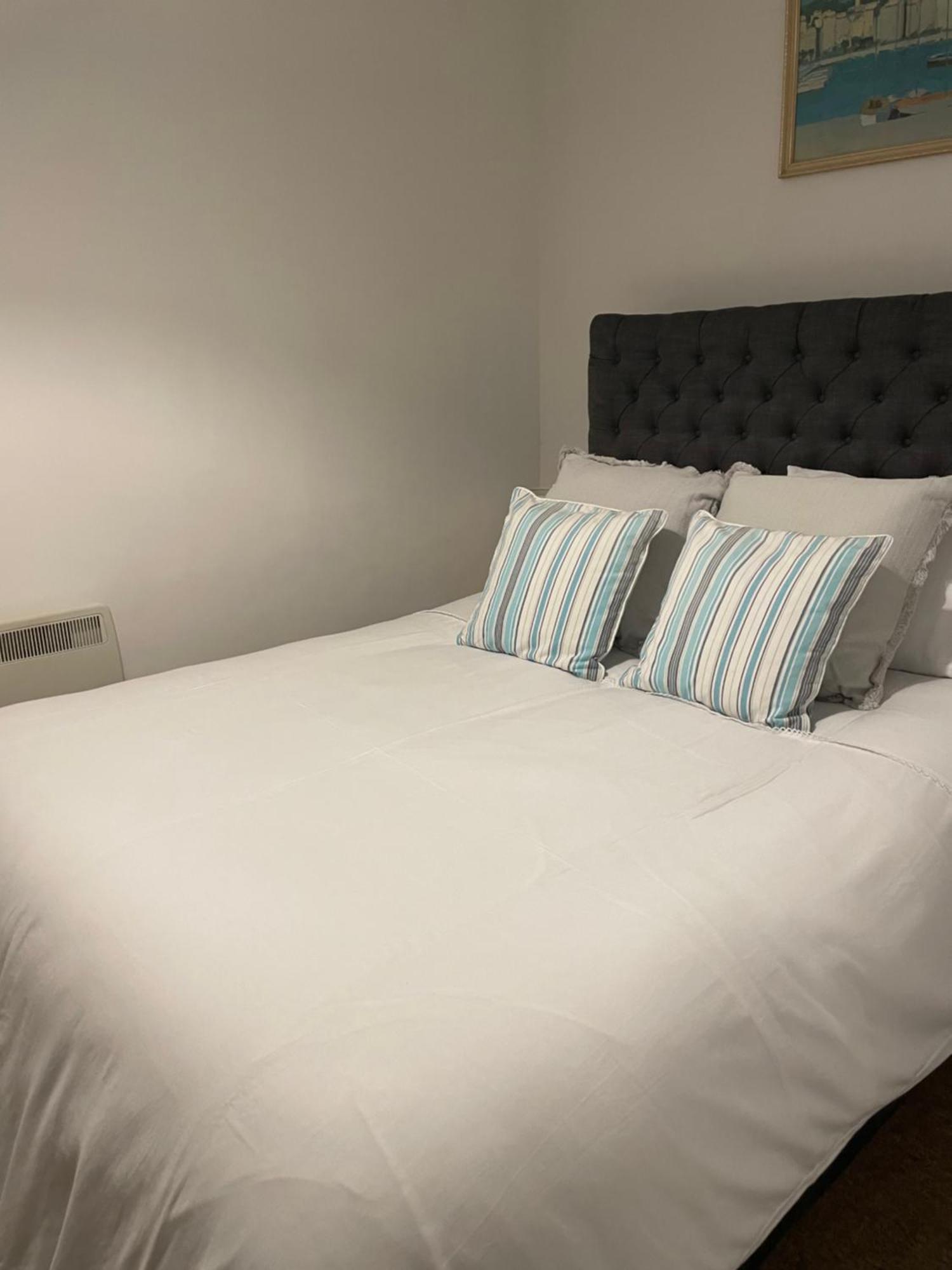 Cute 1 Bed Apartment 2 Mins From The Sea - Sleeps 4, Flat 8 The Gables, Church Street, Лайм Риджис Екстериор снимка