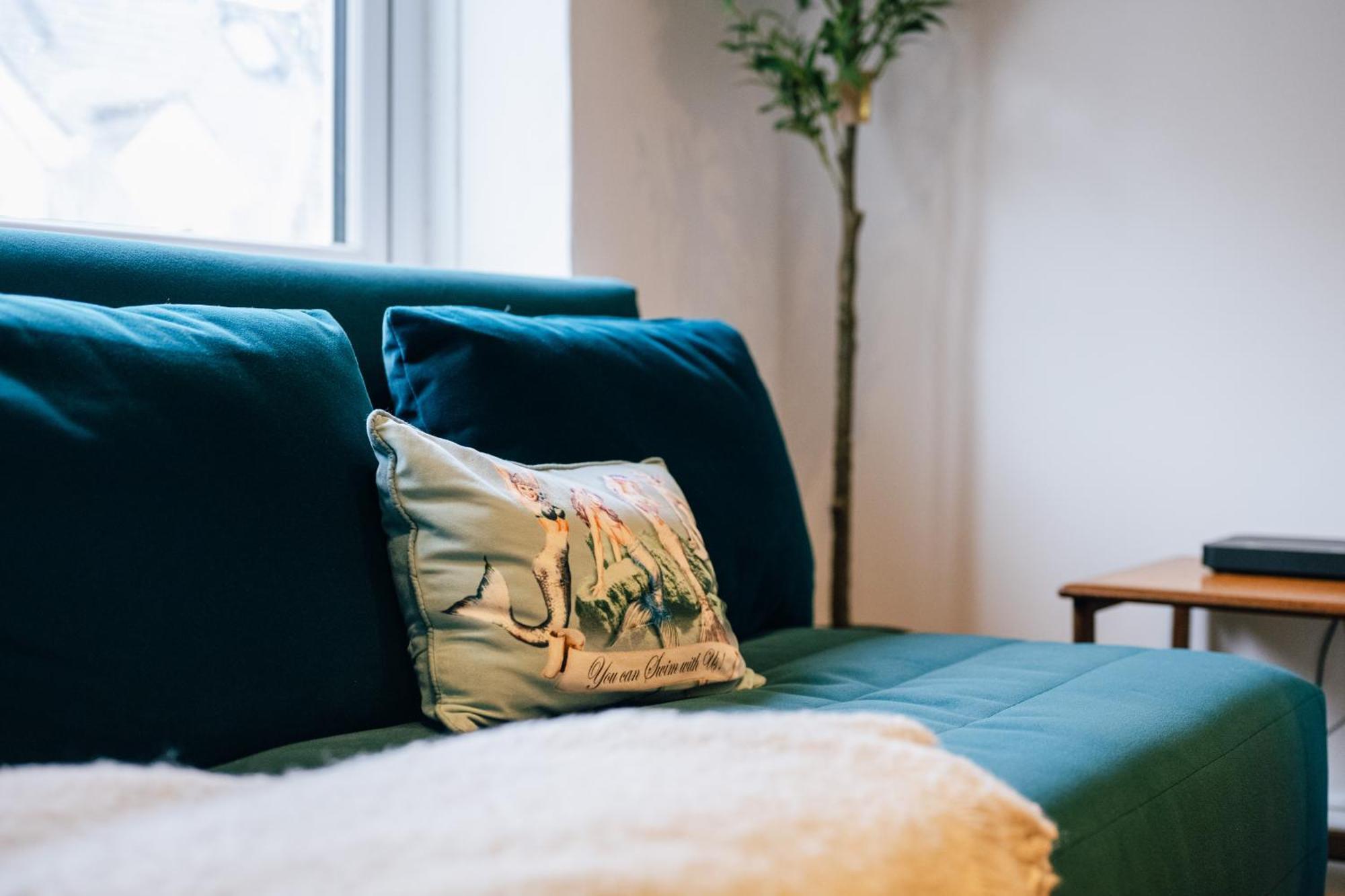 Cute 1 Bed Apartment 2 Mins From The Sea - Sleeps 4, Flat 8 The Gables, Church Street, Лайм Риджис Екстериор снимка